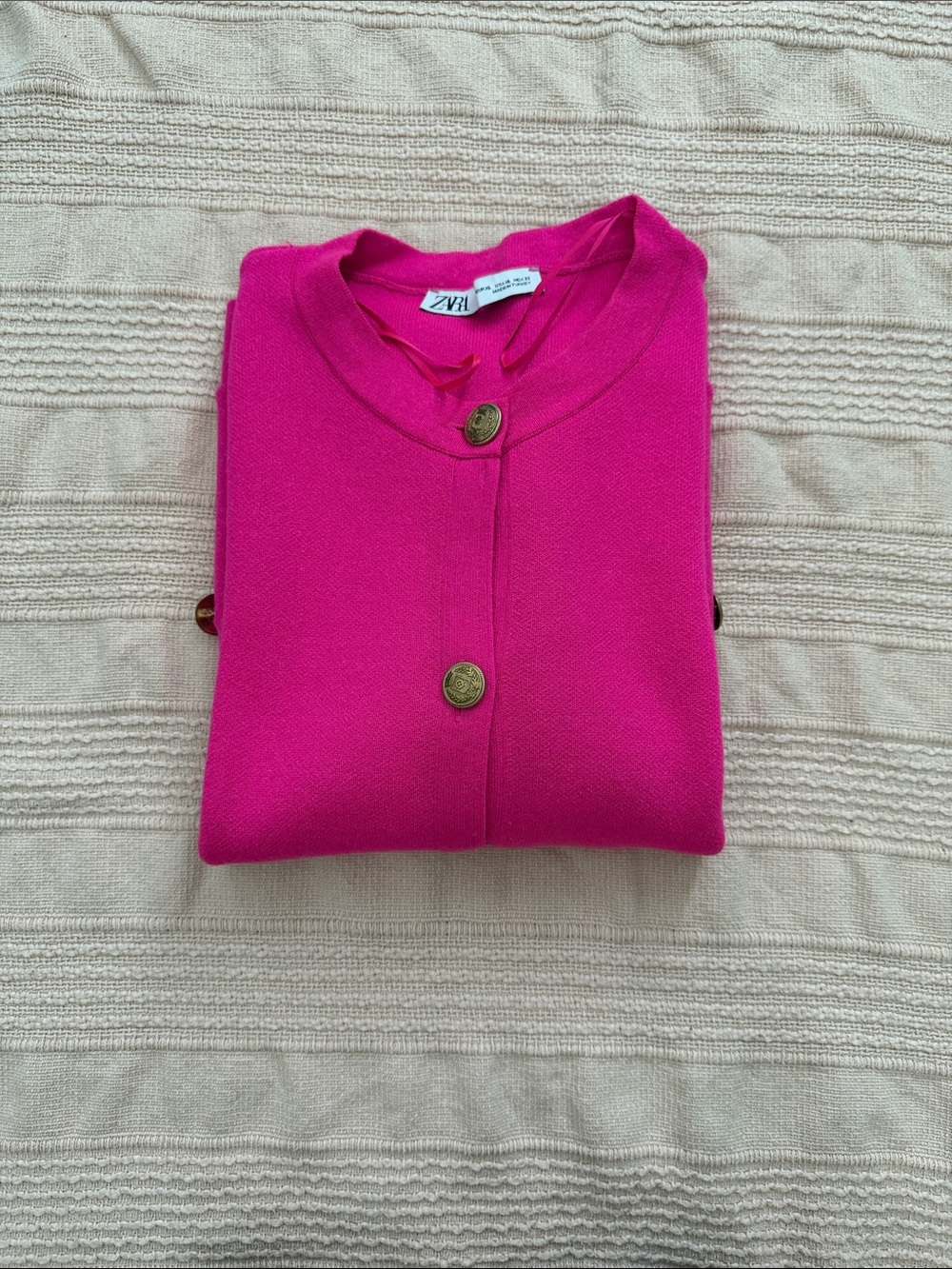 Zara Fuchsia Short-Sleeve Button-Down Cardigan with Gold Buttons - Picture 6 of 6